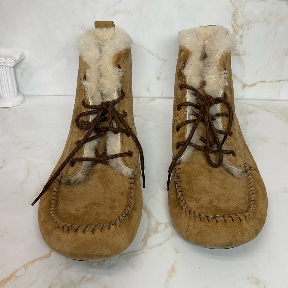 Ugg Chickaree Women’s Booties